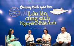 Nhà văn Nguyễn Nhật Ánh 'toát mồ hôi' khi tặng chữ ký cho fan Thái Lan