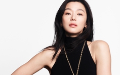 'Tường thành nhan sắc' Jun Ji Hyun tỏa sáng bên dàn người đẹp