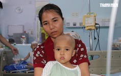 Người mẹ Ê Đê còn 300.000 đồng cứu con ung thư, bạn đọc Thanh Niên giúp đỡ