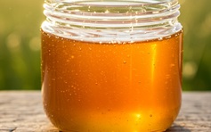 Mật ong: Bác sĩ chỉ cách dùng và những lưu ý quan trọng