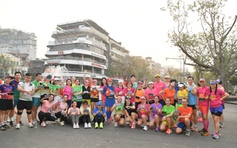 Chia tay 'hàm cá mập' theo phong cách runner Hà Nội