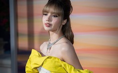 Lisa (BlackPink) đọ sắc cùng Lưu Diệc Phi tại sự kiện