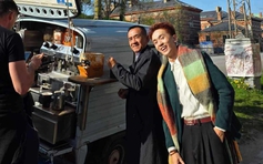 Chàng trai dẫn ba mắc ung thư giai đoạn cuối du lịch châu Âu