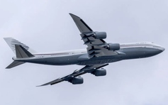 Khó khăn nào để biến 'lâu đài bay' từ Qatar thành Không lực Một cho ông Trump?