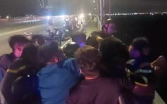 Giải cứu du khách ngoại quốc buồn chuyện tình cảm, nghĩ quẩn