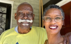 Một phụ nữ Mỹ tìm người anh lai 'Pham Kim Dai'