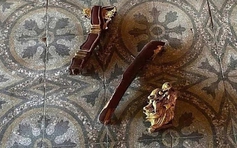 Vì sao tay ngai vàng triều Nguyễn bẻ gãy dễ như củi mục?