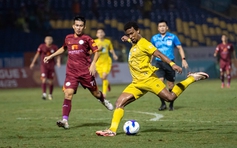 Vì sao bóng đá miền Trung, miền Nam sa sút: Cuộc đua trụ hạng ‘mạnh vì gạo, bạo vì tiền’?