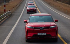 Đổ đèo bằng ô tô điện: Câu hỏi mới trong bộ đề sát hạch lái xe