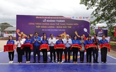 Tặng công trình sân chơi thể thao cho bà con làng Mrông Yố 1