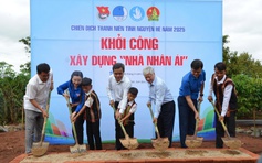 Xây tặng nhà nhân ái cho gia đình em Rơ Châm Quyên