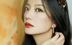 Triệu Vy tái xuất ở Bắc Kinh trong lúc chồng cũ nhận lệnh truy nã