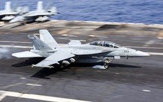 Tiêm kích F/A-18 thứ hai rơi khỏi tàu sân bay Mỹ trong một tuần