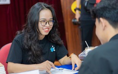 Ứng viên nộp hồ sơ xin việc cũng cần phải làm... 'đẹp lòng' AI