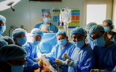 Thai phụ Singapore có bào thai thông tim được bác sĩ Việt ‘hộ tống’ về nước