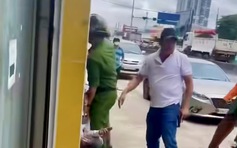 Bình Dương: Bắt nghi phạm đem sổ đỏ giả công chứng, lừa bán đất