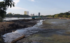 Cận cảnh nạo vét hồ nước có mô hình 'Chiếc nhẫn hòa bình' ở Đà Nẵng