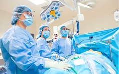 Bị trúng đạn xuyên ngực, người đàn ông may mắn được cứu chữa kịp thời