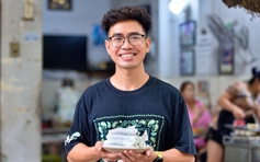 Phở cuốn đầu tiên ở Hà Nội được Michelin vinh danh, chủ không biết vì mải 'bán hàng'
