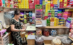 Tiểu thương lúng túng với hàng đổi trả... sau khi xuất hóa đơn