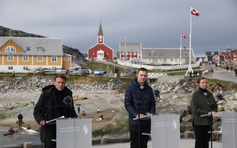 Tổng thống Pháp tới Greenland: đi gần để nhằm xa
