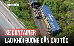 Khoảnh khắc kinh hoàng xe container lao khỏi đường dẫn cao tốc ở TP.HCM
