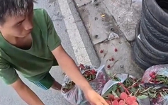 Chuyến xe 18 km không ngờ: Tài xế taxi giúp chở 200 kg vải về tận nhà