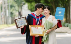 Nam sinh tốt nghiệp xuất sắc phát biểu xúc động: 'Hành trang là cuốn sổ hộ nghèo’