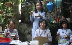 Giữa dòng người chiêm bái xá lợi Phật, tô bún chay lay động lòng người