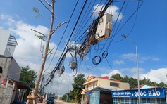 Dây cáp treo lơ lửng, nguy hiểm cho người đi đường