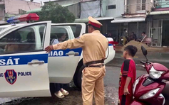 Thi tốt nghiệp THPT 2025: CSGT Cà Mau và những chuyến xe 'phút 89'