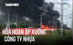 Công ty nhựa cháy dữ dội, xe máy trơ khung