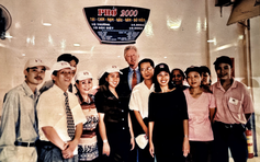 Phường Bến Thành có bún vỉa hè 'mắc nhất TP.HCM', Phở 2000 tổng thống Mỹ ghé thưởng thức