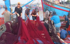 Tình người miền biển: Ấm tình nơi đầu sóng ngọn gió