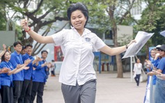 Thí sinh ăn mừng, tự tin đạt điểm tuyệt đối ngoại ngữ