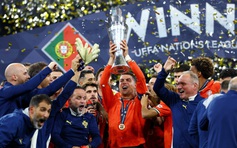 Ronaldo tuổi 40: 'Gừng cay' khiến sao trẻ ngả mũ