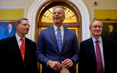 Thượng viện Mỹ thông qua dự luật chi tiêu gây tranh cãi của ông Trump