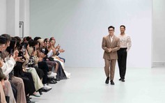 Chuyển mình giữa 'cơn bão' đóng cửa