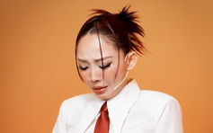 Tóc Tiên bật khóc nức nở trên sóng truyền hình