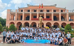 Hơn 100 kiều bào trẻ khắp thế giới về TP.HCM tìm hiểu lịch sử