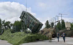 Mỹ tìm cách đẩy nhanh việc chuyển Patriot cho Ukraine, Úc gửi xe tăng