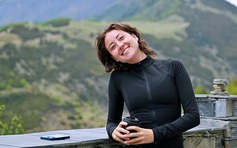 Với chiêu này, cô gái du lịch khắp thế giới 'không tốn một xu tiền xe'