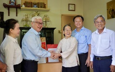 Lão thành cách mạng, gia đình chính sách vui mừng vì đất nước vào kỷ nguyên mới