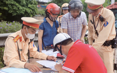 Tài xế bị trừ hết điểm GPLX, thi lại thế nào để được lái xe tiếp?