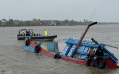 Chìm tàu đánh cá ở Quảng Ninh, 9 người được cứu kịp thời