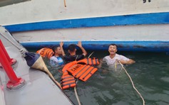 Chiến sĩ công an kể phút sinh tử cứu bé trai trong vụ lật tàu