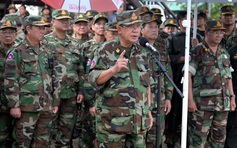 Thủ tướng Thái Lan nói về giao tranh, ông Hun Sen tham gia chỉ huy quân đội