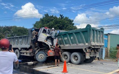 TP.HCM: Tai nạn nghiêm trọng, 2 xe ben đấu đầu, 2 người thương vong