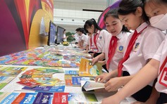 Bộ trưởng GD-ĐT trả lời về một bộ sách giáo khoa chung cho cả nước