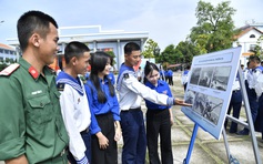Trưng bày ảnh Hoàng Sa, Trường Sa và thành tựu Đảng bộ Vùng 2 Hải quân